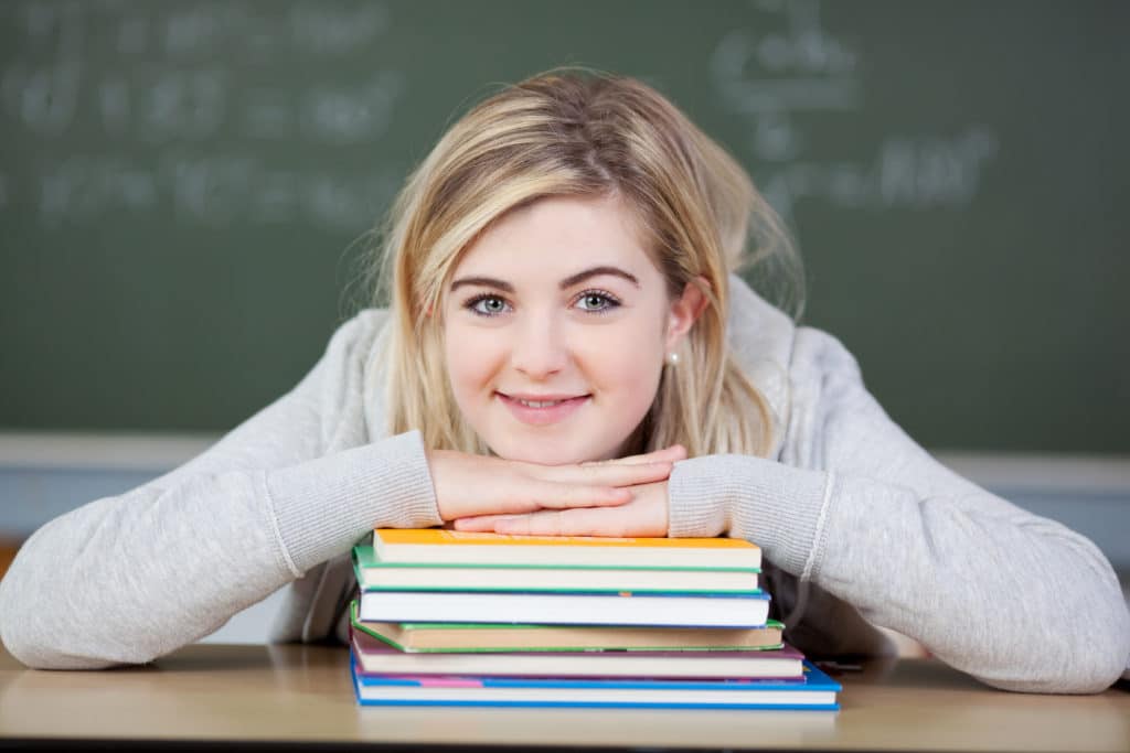 Ausbildung in den Bereichen Physiotherapie, Ergotherapie und Pflegefachpersonal.